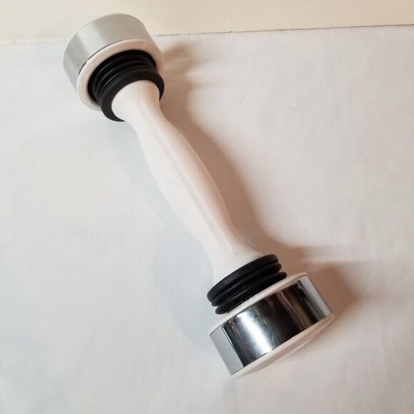 Shake Weight 2.5lb Muscle Toning Dumbbell to Sculpt Your Arms - Picture 4 of 4